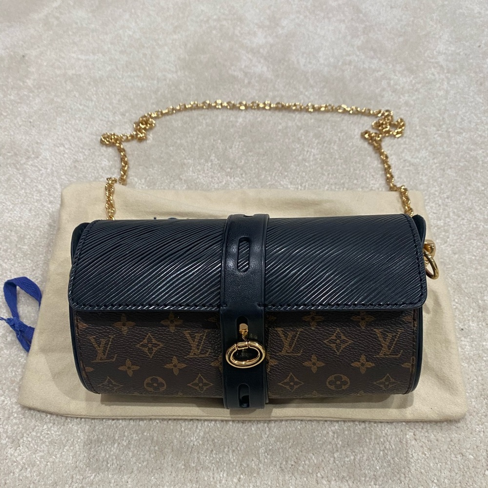 ❤️LV Clutch❤️